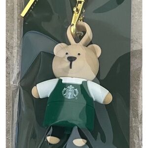 STARBUCKS Reusable Hot Cup Lid Stopper Green Christmas Bear 2025 Keychain